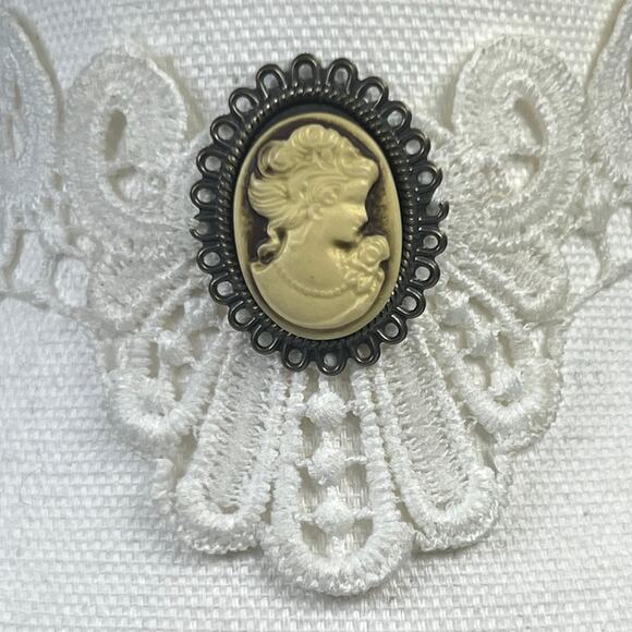 Vintage Style Cameo on Lace Choker Necklace Collar Ribbon Tie Victorian Romantic - Picture 2 of 13